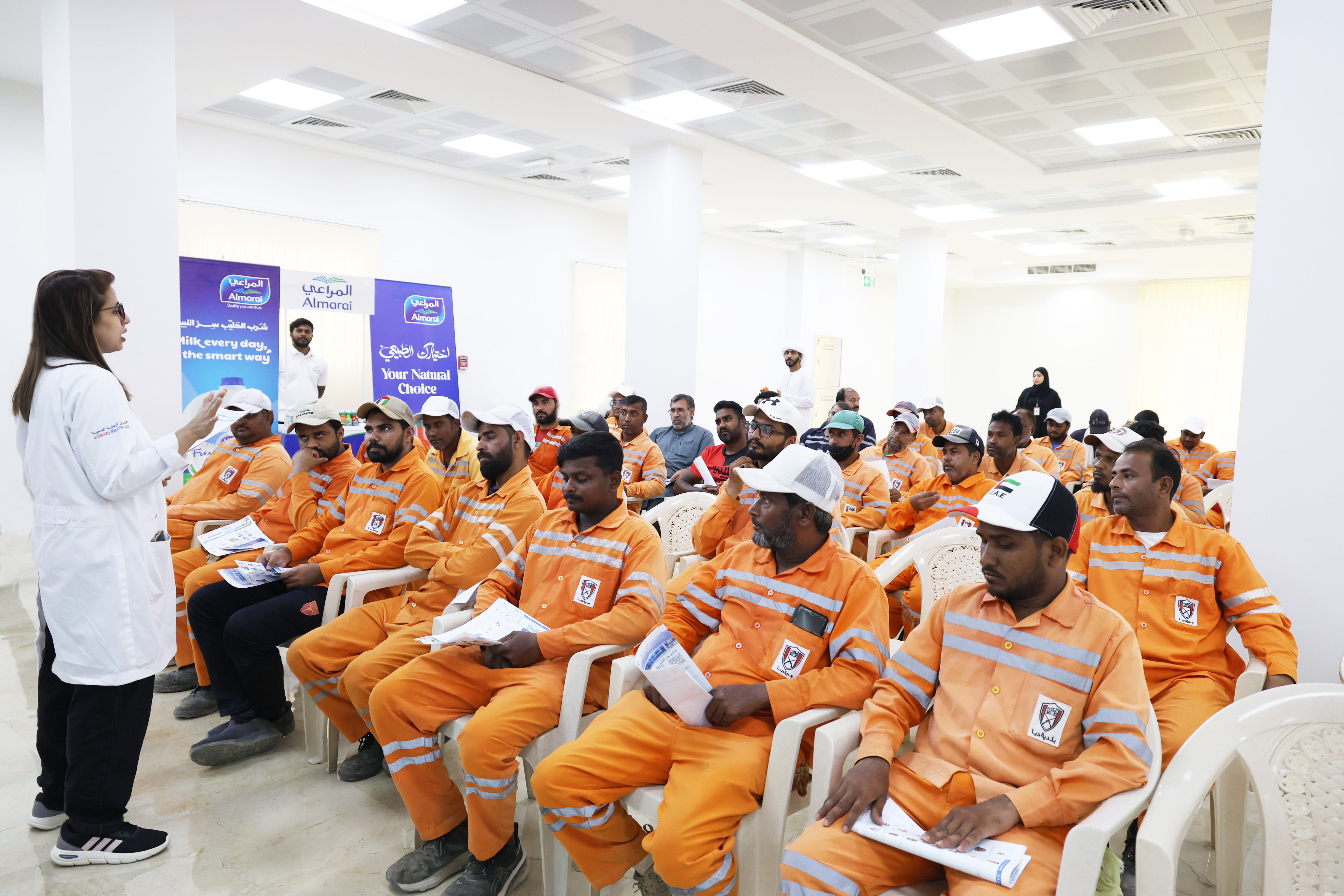 بلدية دبا تنظم فعالية قافلة العطاء الصحية الإنهاك الحراري للفئة العمالية بالتعاون مع المكتب التمثيلي لوزارة الصحة ووقاية 