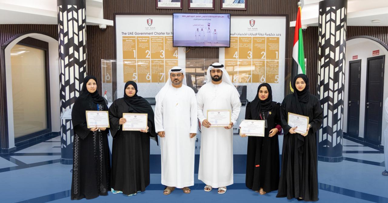 بلدية دبا تحتفي بموظفيها الحاصلين على أوسمة في جائزة الفجيرة للأداء الحكومي المتميز وبرنامج المتسوق السري لحكومة الفجيرة 